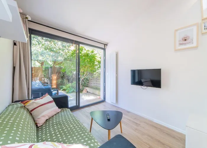 Le Cocon I - Private Garden Terrace With Parking
